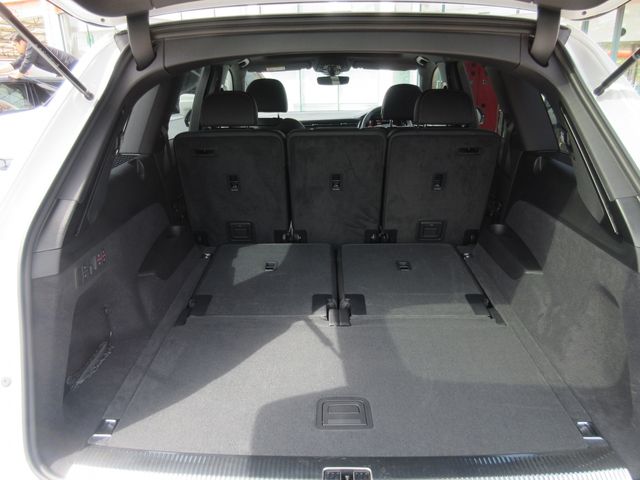AUDI  Q7