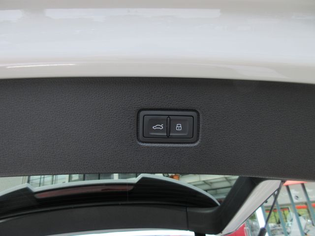 AUDI  Q7