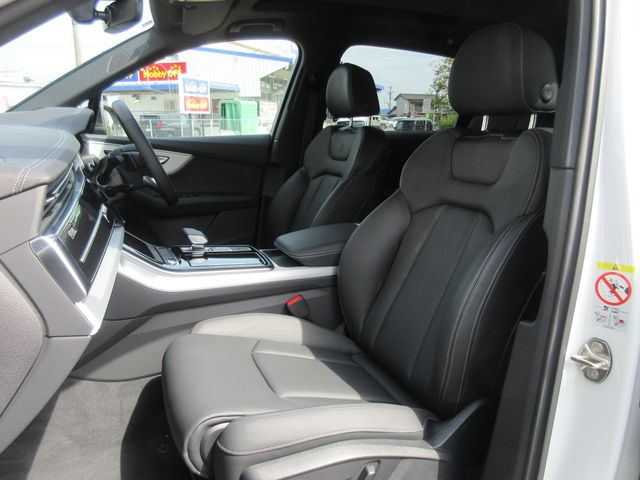 AUDI  Q7