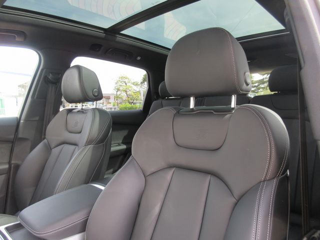 AUDI  Q7