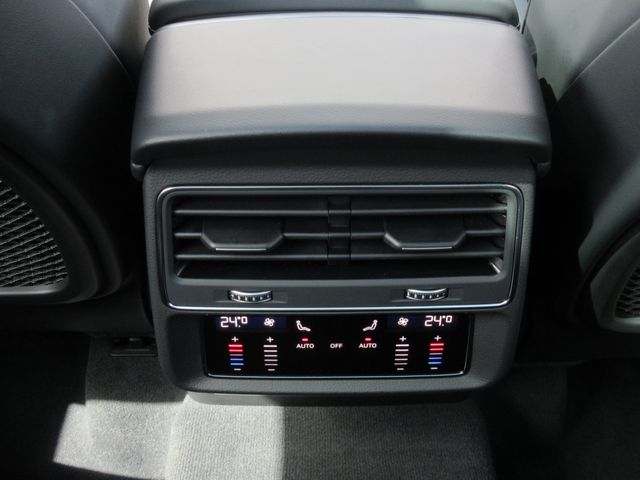 AUDI  Q7
