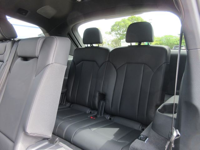 AUDI  Q7