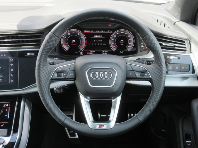 AUDI  Q7