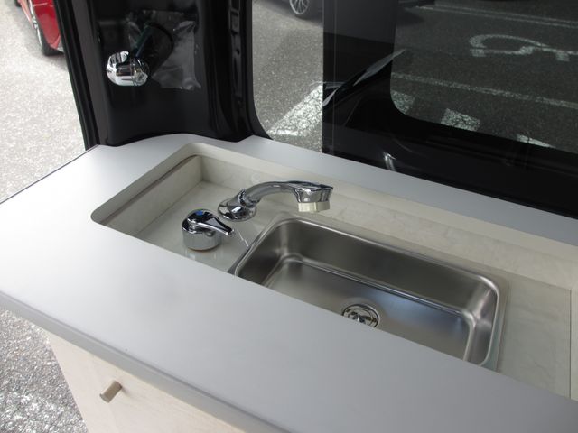HIACE van 2WD