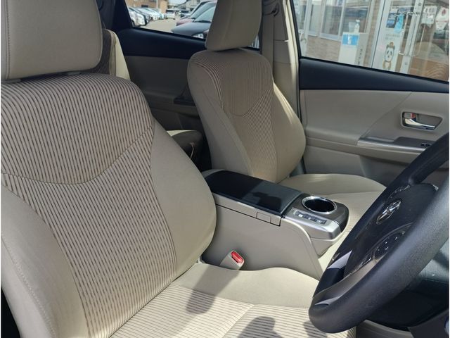 PRIUS Alpha