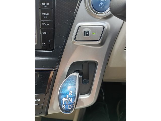 PRIUS Alpha