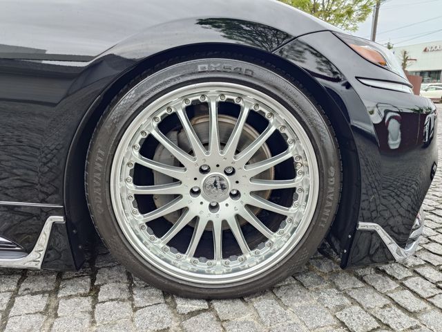 LEXUS LS500h 4WD