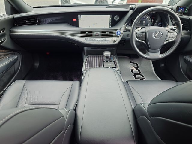 LEXUS LS500h 4WD