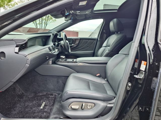 LEXUS LS500h 4WD