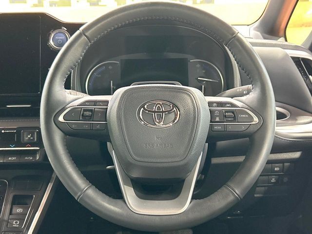 VOXY HYBRID