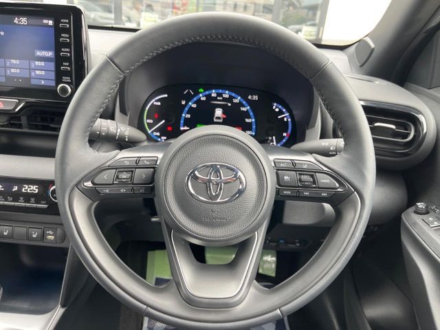 YARIS CROSS HYBRID