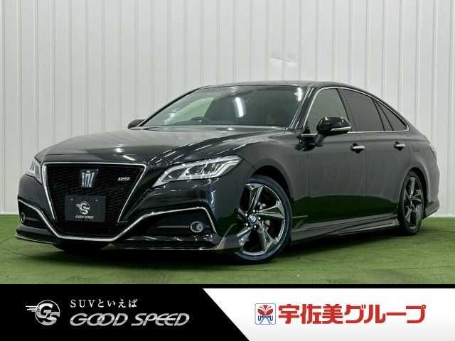 CROWN sedan hybrid