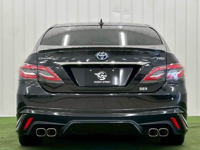 CROWN sedan hybrid