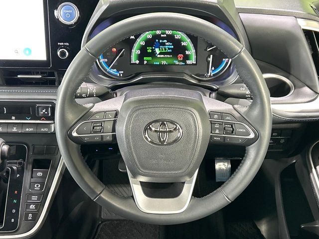 VOXY HYBRID