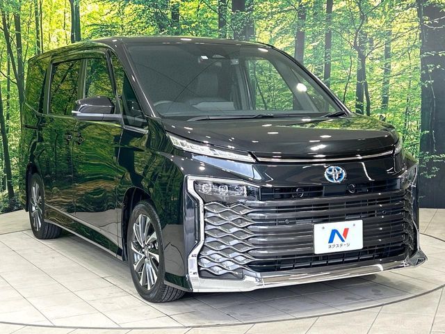 VOXY HYBRID