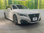CROWN sedan hybrid