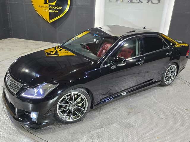 CROWN sedan