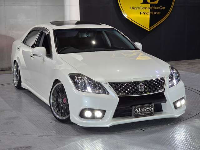 CROWN sedan