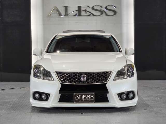 CROWN sedan