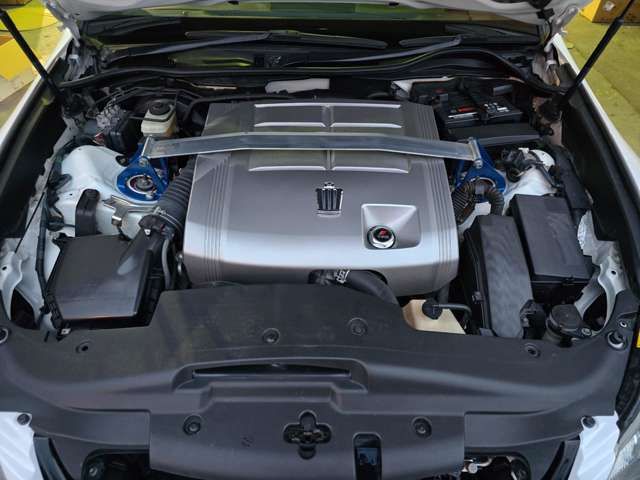 CROWN sedan