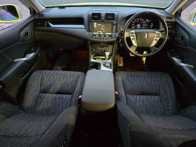 CROWN sedan