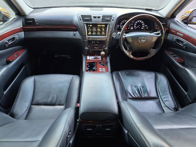 LEXUS LS460