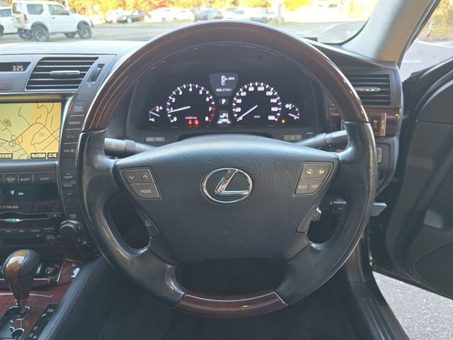 LEXUS LS460