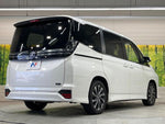 VOXY HYBRID