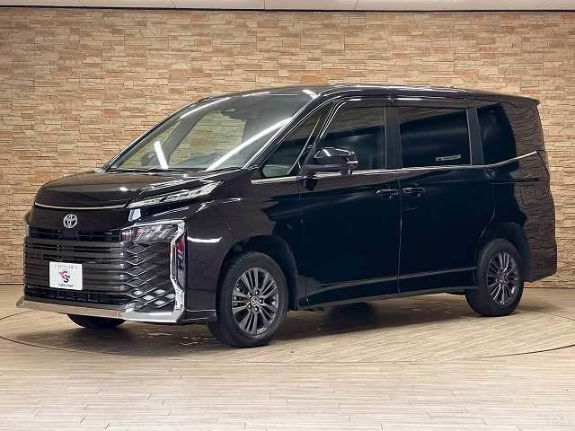 VOXY HYBRID 4WD