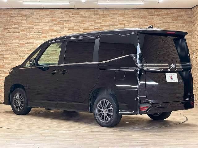 VOXY HYBRID 4WD