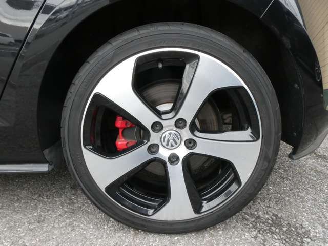 VOLKSWAGEN GOLF GTI