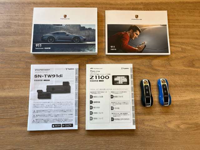 PORSCHE 911