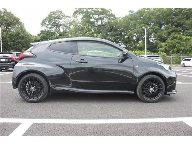 GR YARIS