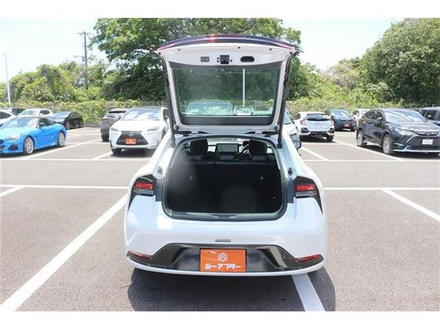 PRIUS 4WD
