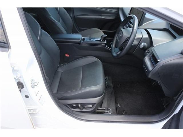 PRIUS 4WD