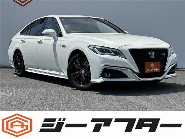 CROWN sedan hybrid