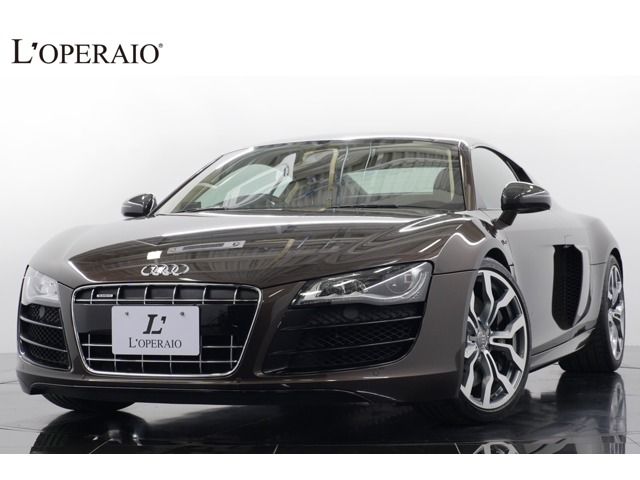 AUDI R8