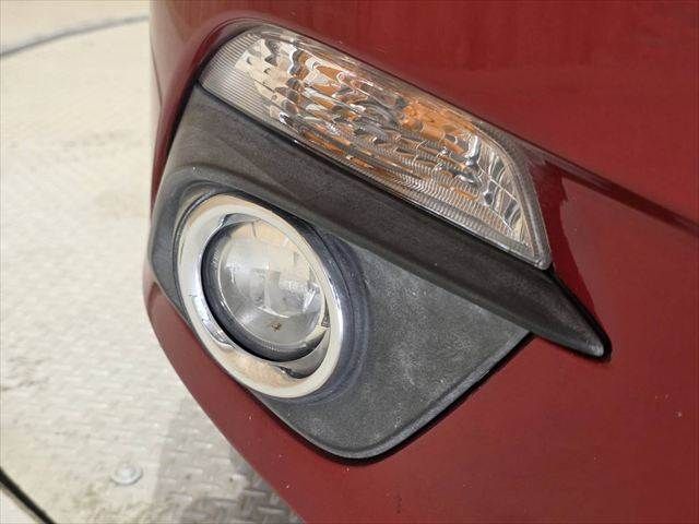 AXELA sedan