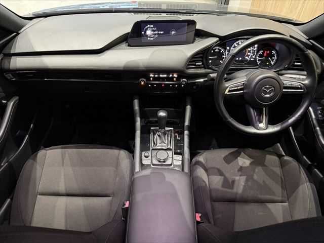 MAZDA3 FASTBACK