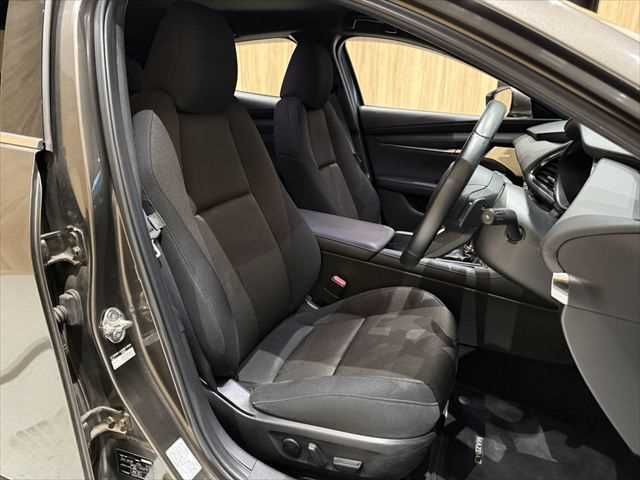 MAZDA3 FASTBACK