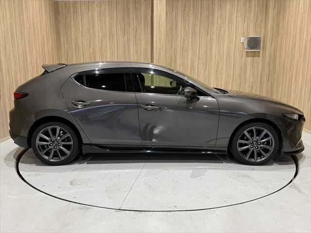 MAZDA3 FASTBACK