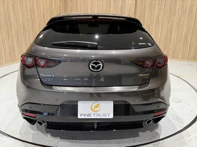 MAZDA3 FASTBACK