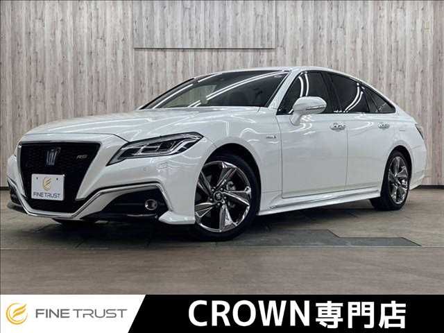 CROWN sedan hybrid