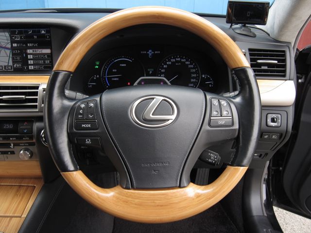 LEXUS LS600hL