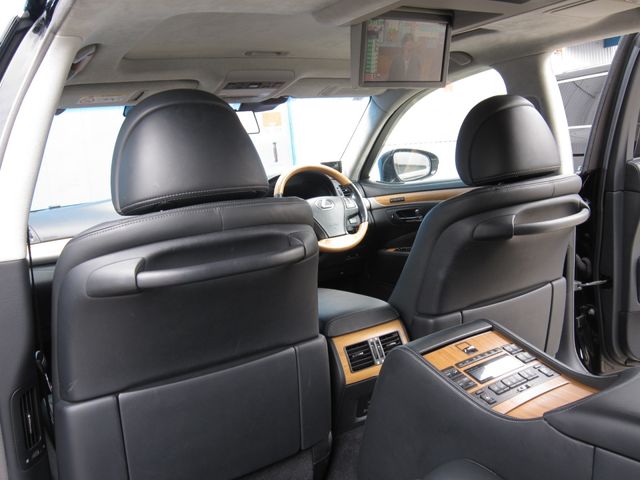 LEXUS LS600hL