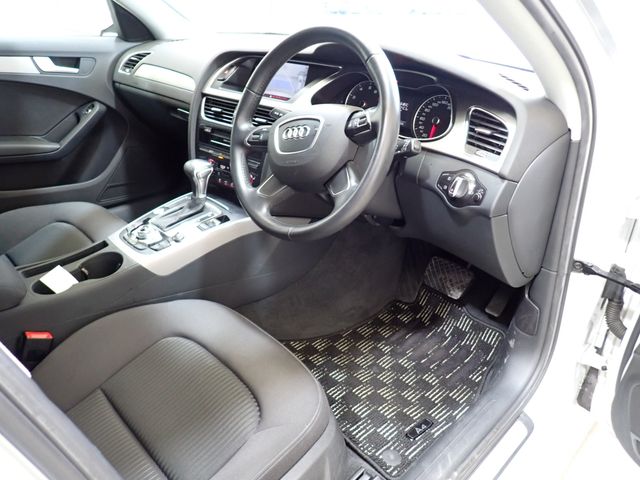 AUDI A4 AVANT