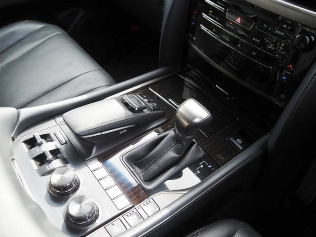 LEXUS LX570 AWD