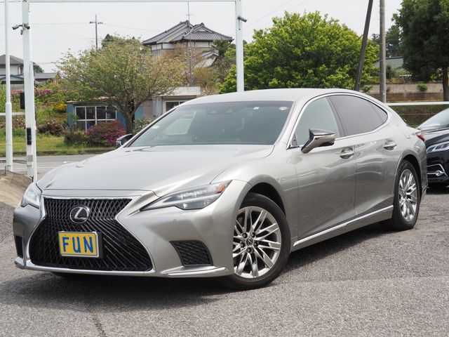 LEXUS LS500h 4WD
