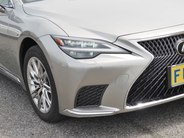 LEXUS LS500h 4WD