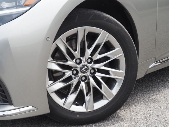 LEXUS LS500h 4WD